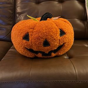 Pumpkin pillow NWT